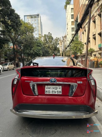 toyota-prius-hybrid-big-1