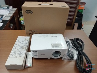 Projector Sell (3 month used only)